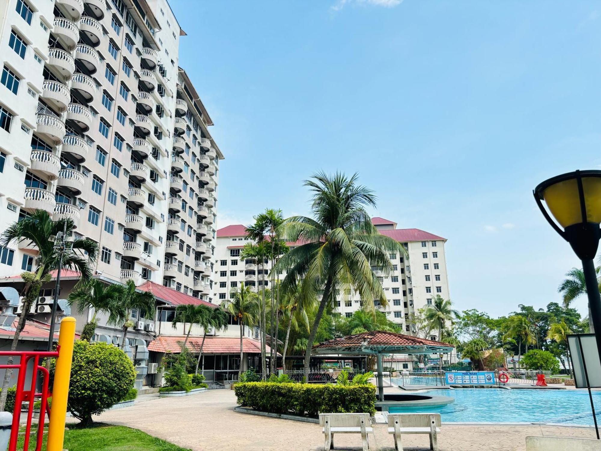 Glory Beach Resort Own Port Dickson Exteriör bild